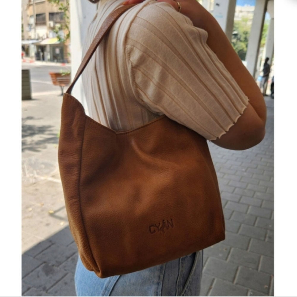 CYAN Leather Purse Handmade Single Handle Cognac Brown